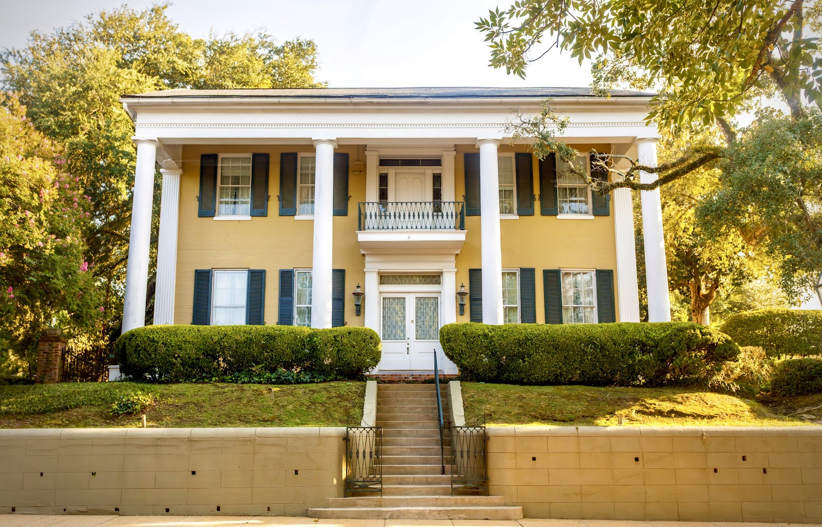 Anchuca Historic Mansion & Inn