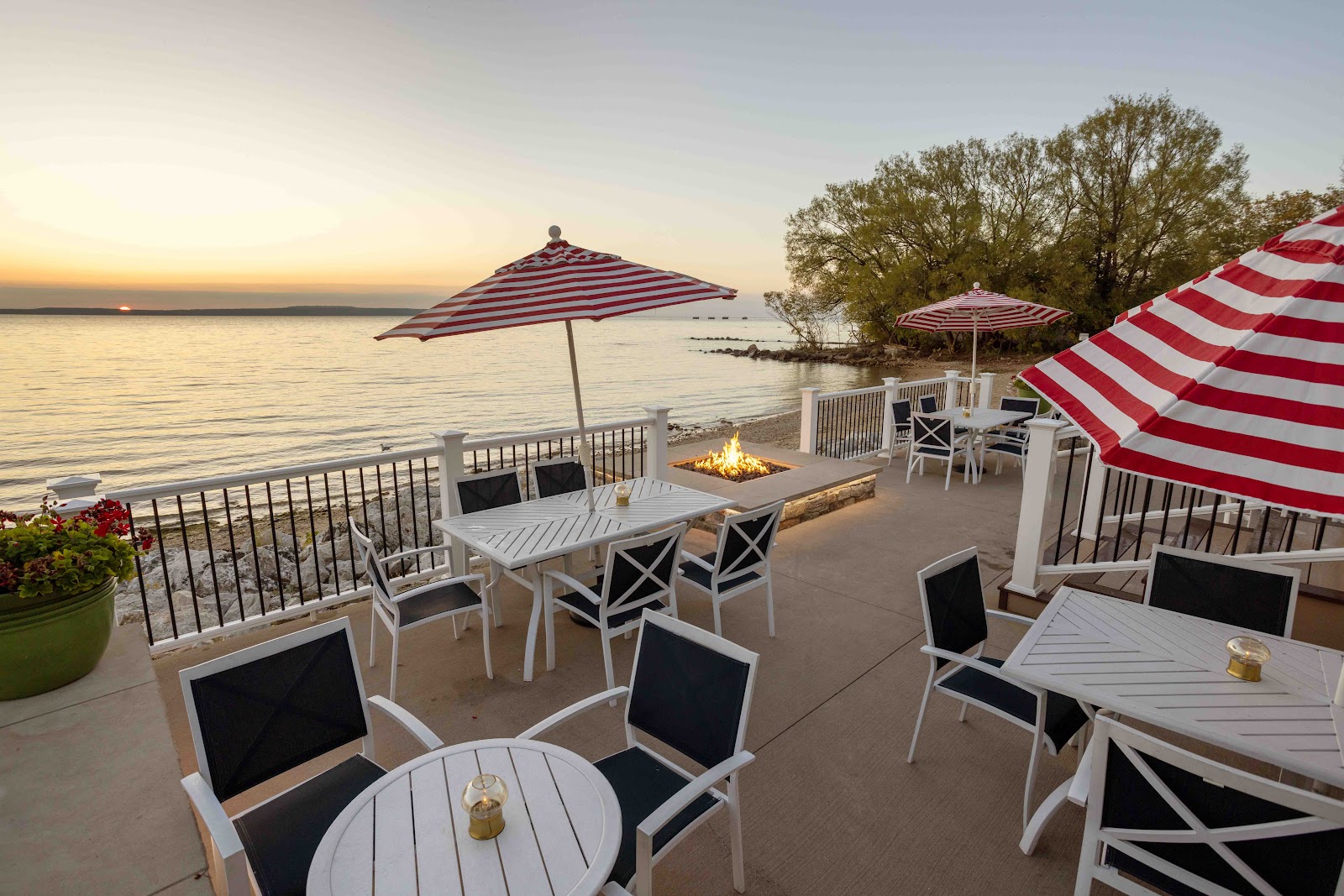 Breakers Resort and Beach Bar