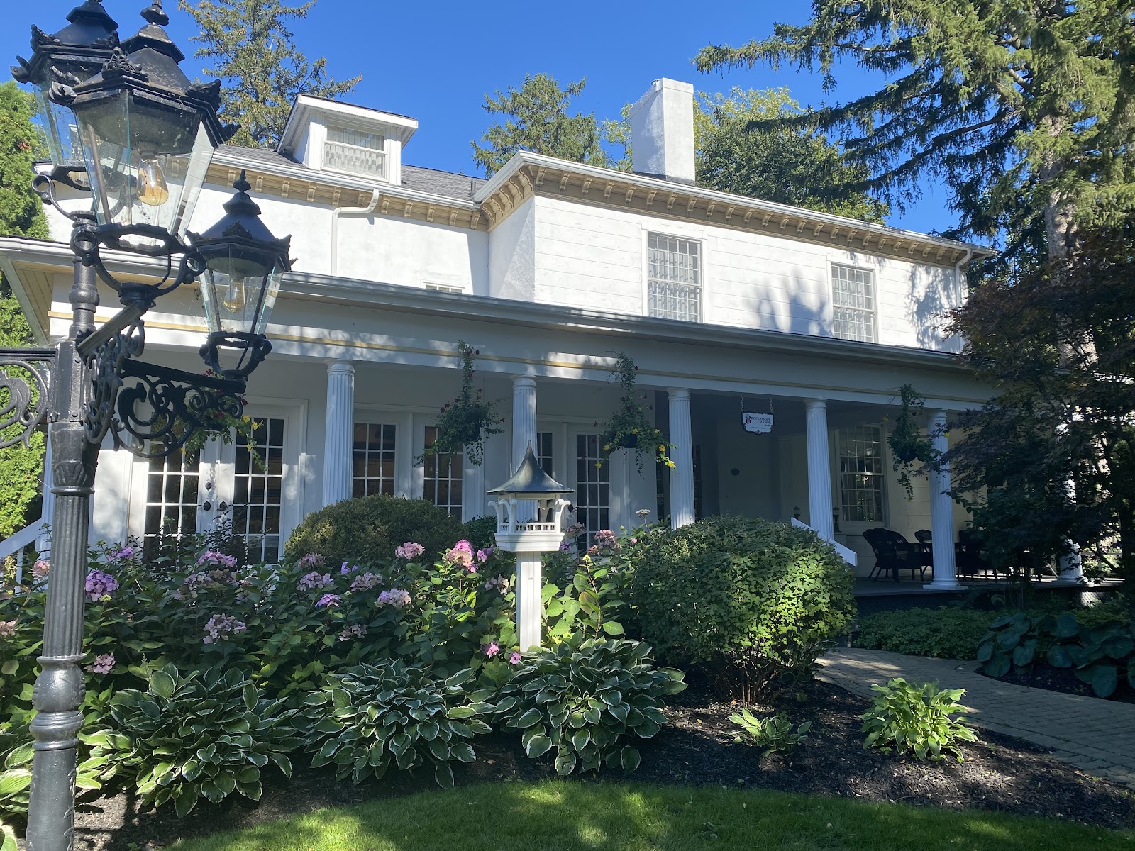 Brockamour Manor Bed & Breakfast