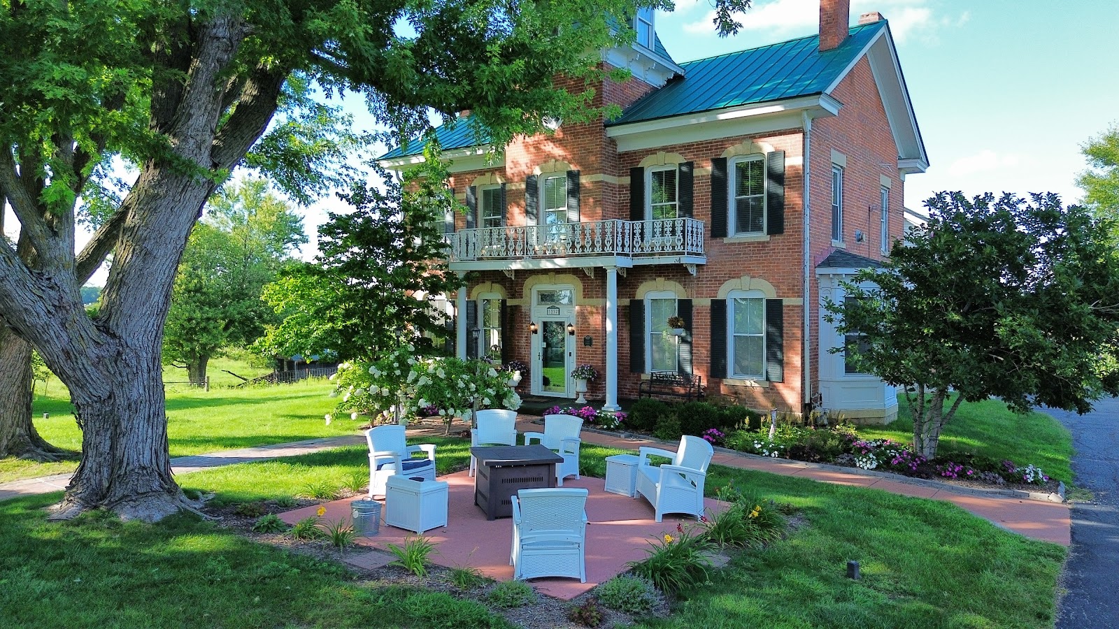 Cloran Mansion Bed & Breakfast