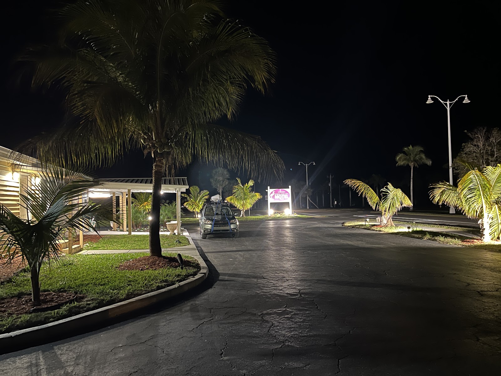Everglades City Motel - Everglades Adventures Inn