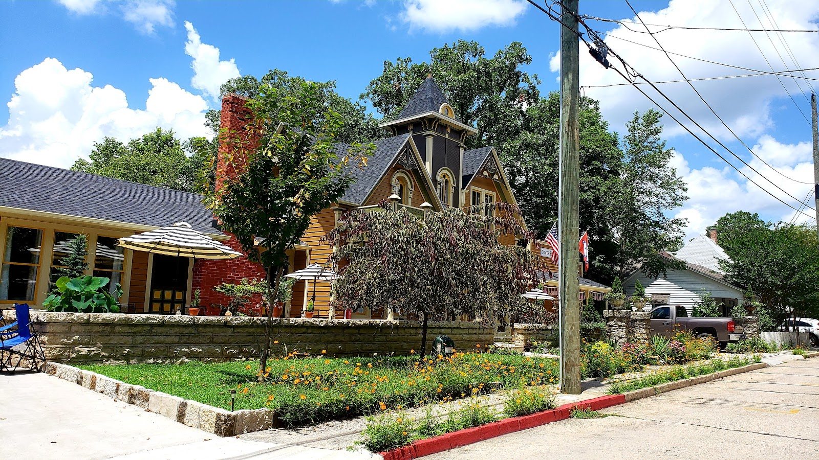 Heart of the Hills Inn