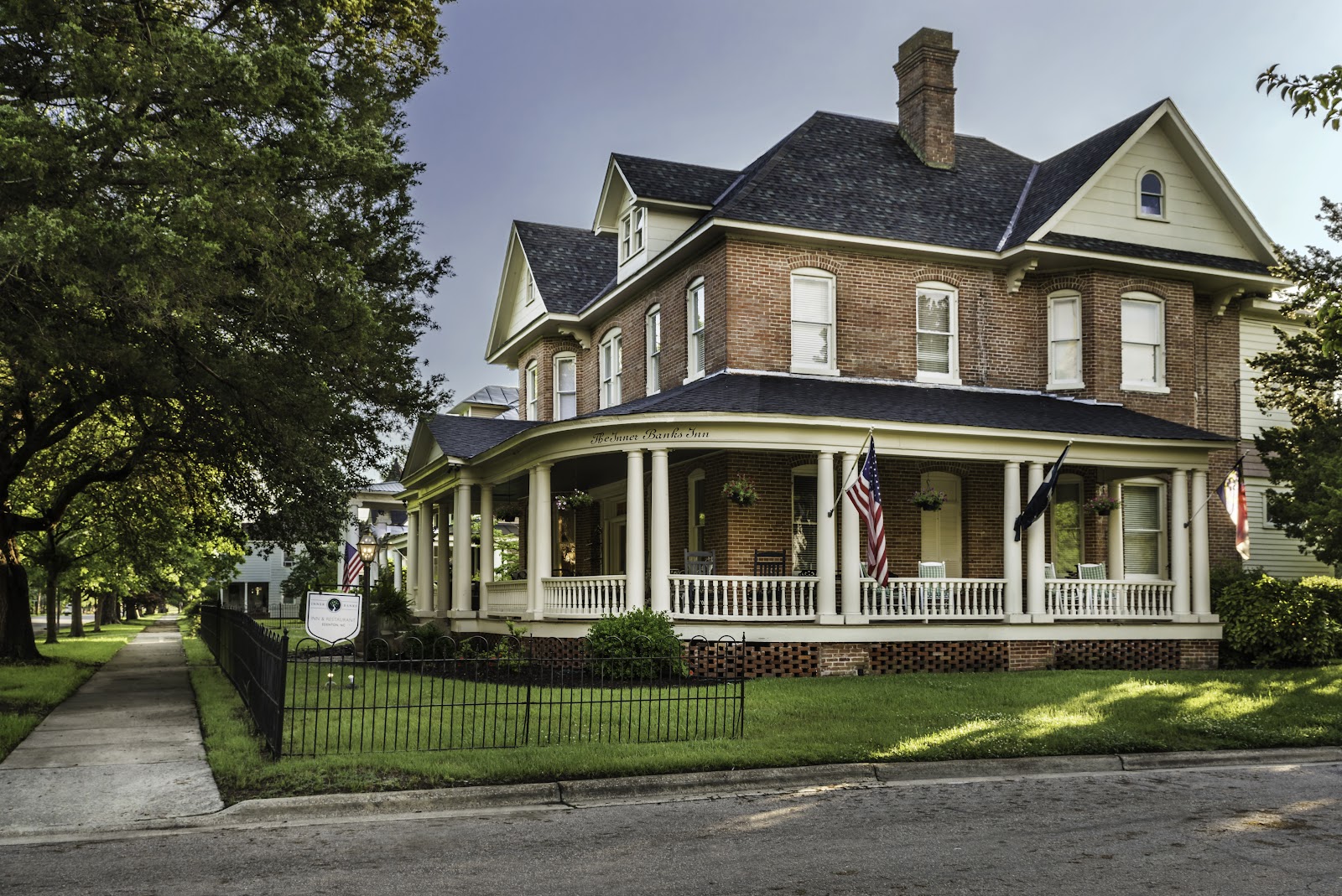 Inner Banks Inn