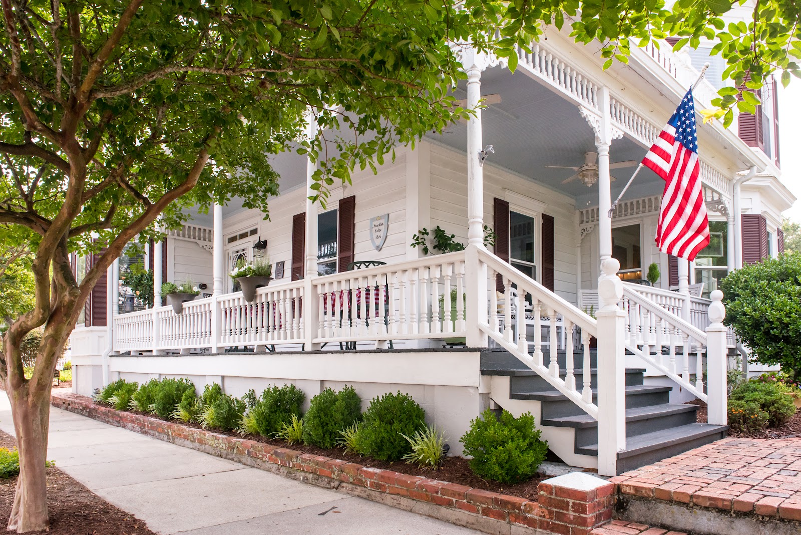 Pecan Tree Inn