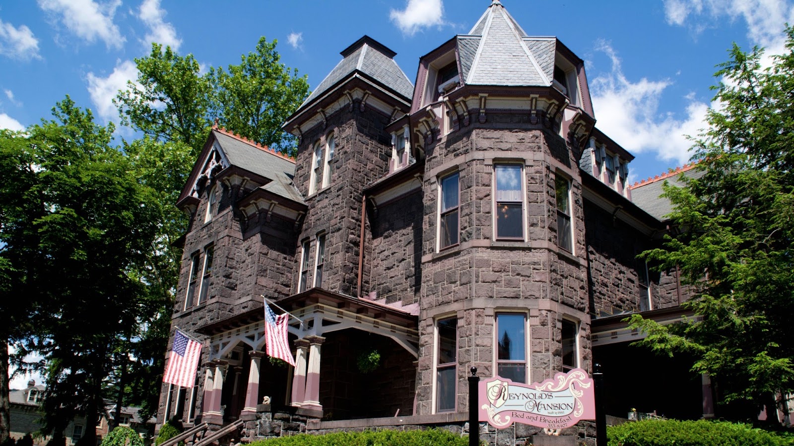Reynolds Mansion Bed & Breakfast
