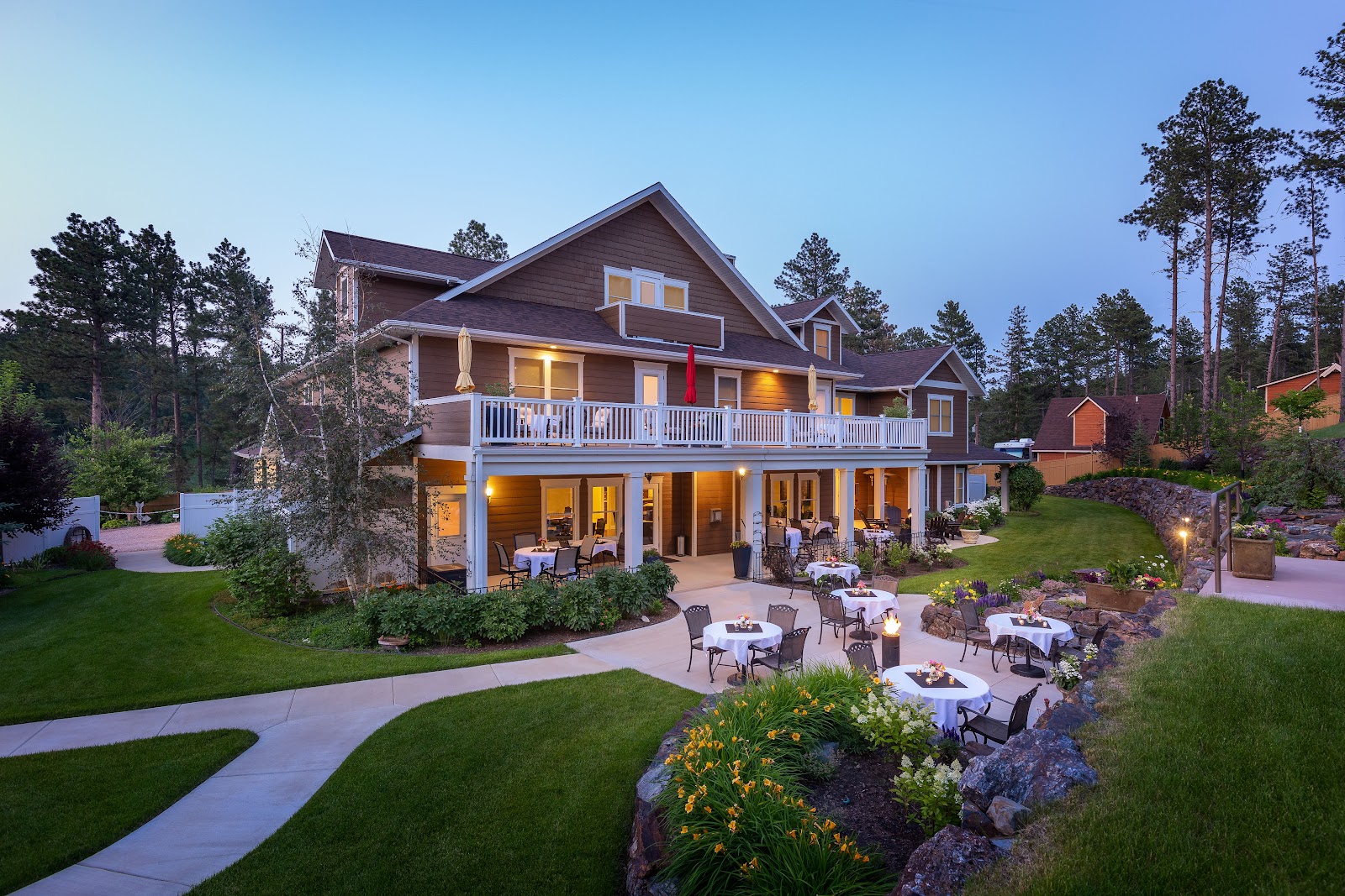 Summer Creek Inn