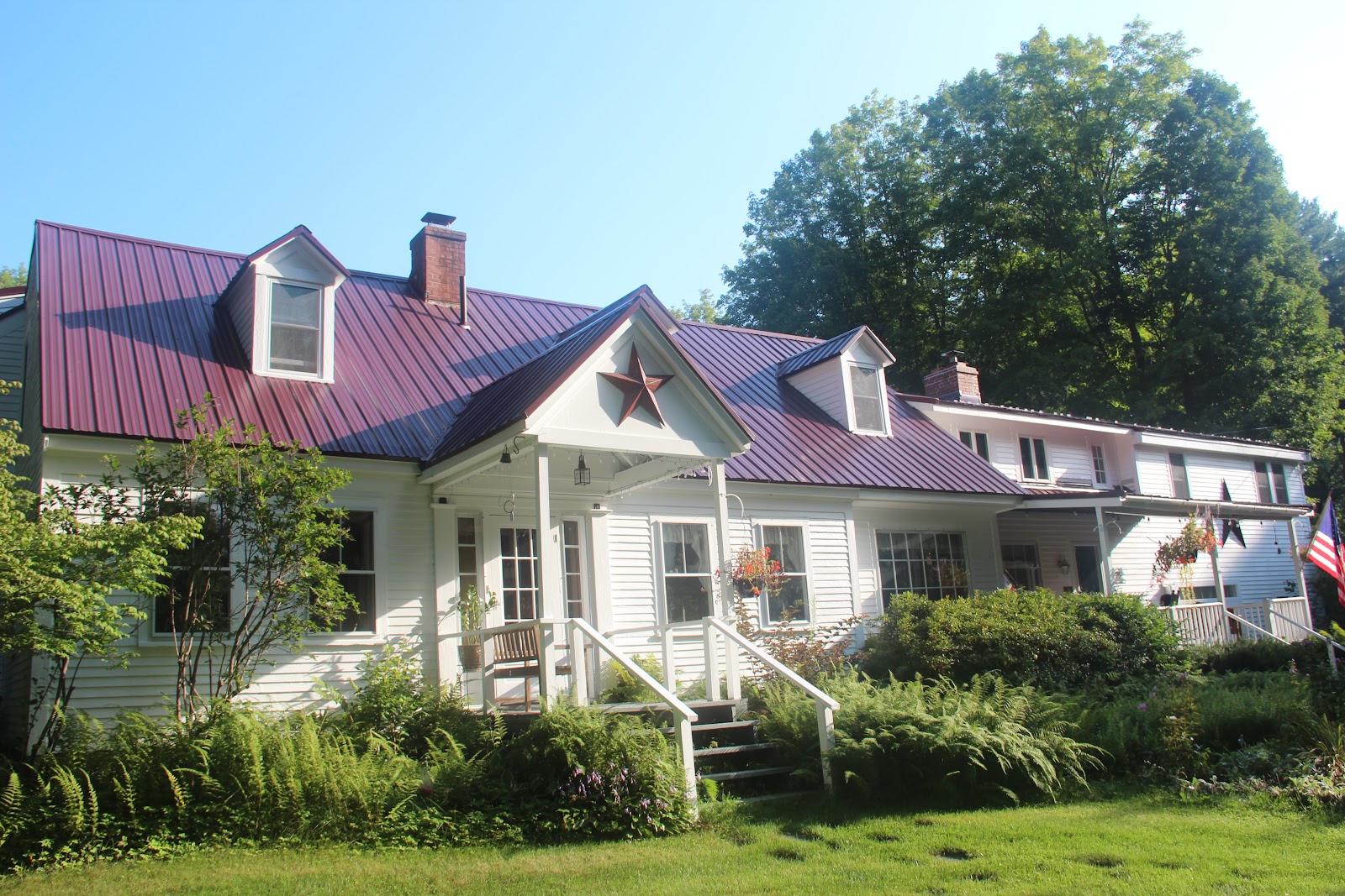 The Buttonwood Inn on Mt. Surprise