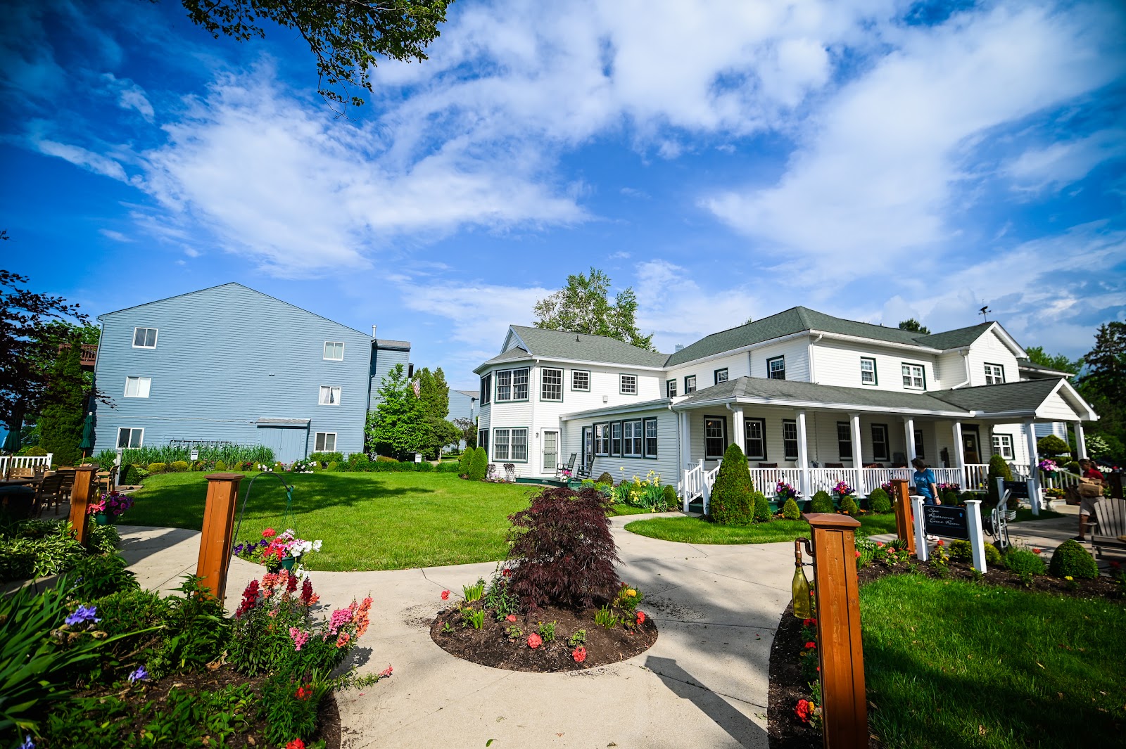The Lakehouse Inn